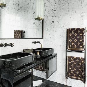 Meet your Posher, Uche